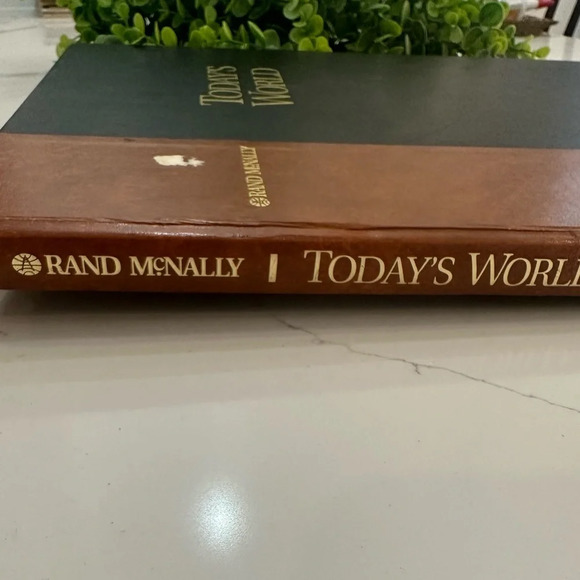 Rand  McNally Todays World Atlas Map World Hardcover EUC Cartographer - Picture 3 of 10